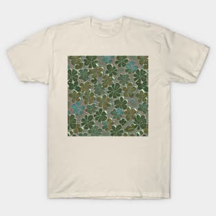 Scattered Clover 7 (MD23Pat004b) T-Shirt